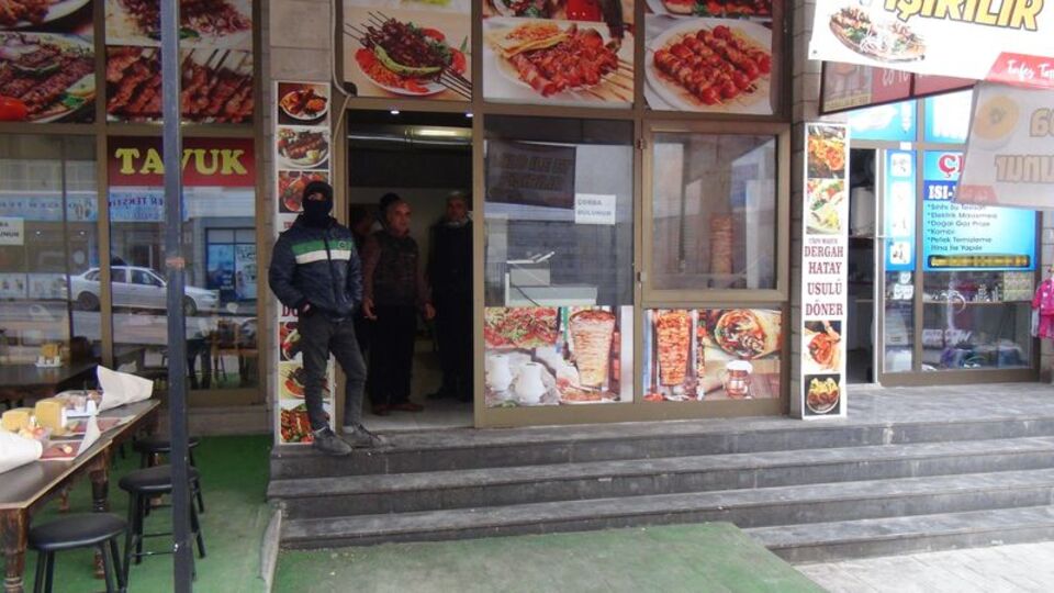 Bir gecede 8 işyerini soydu