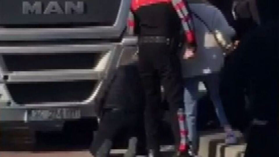 Hafriyat kamyonu dehşet saçtı! 2 çocuk annesi can verdi