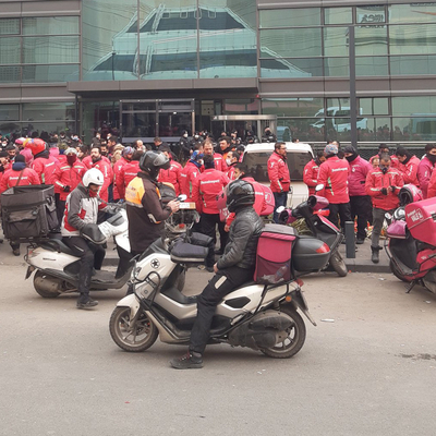 Yemek Sepeti kuryeleri eylemde