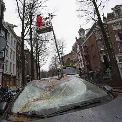 Hollanda'yı "Corrie" fırtınası vurdu