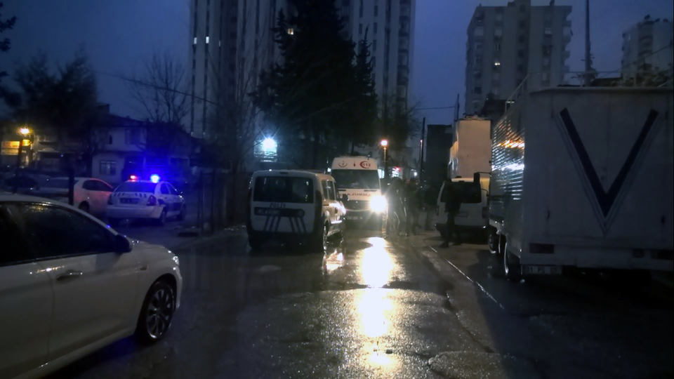 Anne ile kızını katletti! Her yerde aranıyor