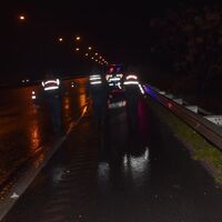 Yol kenarında yanan valizden cansız beden çıktı!