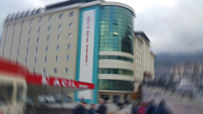 Tartıştığı doktoru bıçakla tehdit etti!