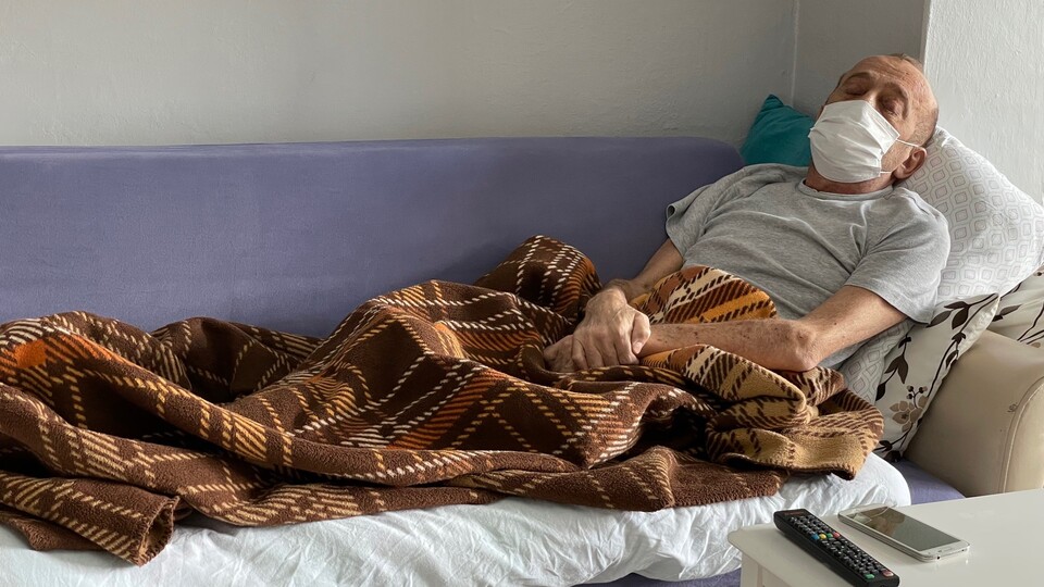 14 aydır karantinada, yaptırdığı 78 Covid-19 testi de pozitif çıktı