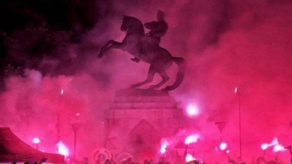 Samsun'da meşalelerle Atatürk nöbeti!