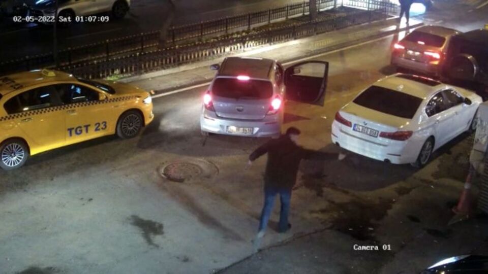 Polis her yerde onu arıyor