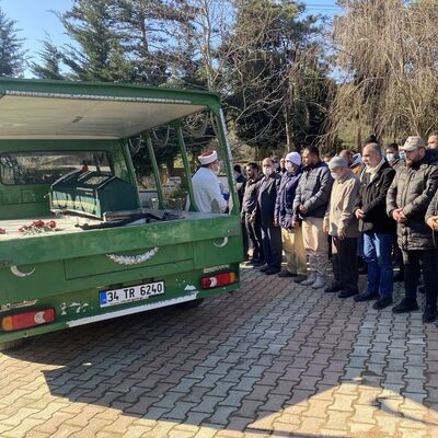 Hamile eşini, kızlarının gözü önünde öldürdü!