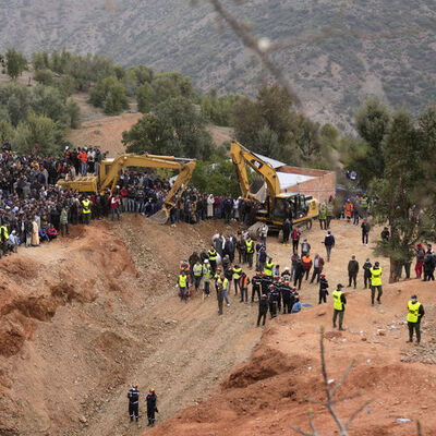 Kuyuya düşen çocuğu kurtarmak için zamana karşı yarış