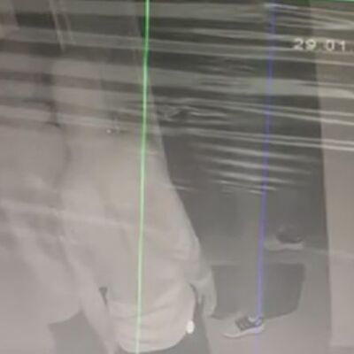 Çocuğu uyutup soydular!