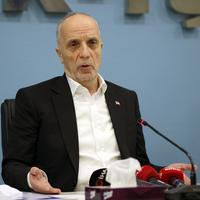 Türk-İş'ten motosikletli kuryelere destek