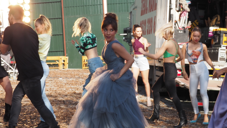 'Burçlar'a özel şarkı yaptı