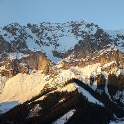 Avusturya'da 100'den fazla çığ düştü!