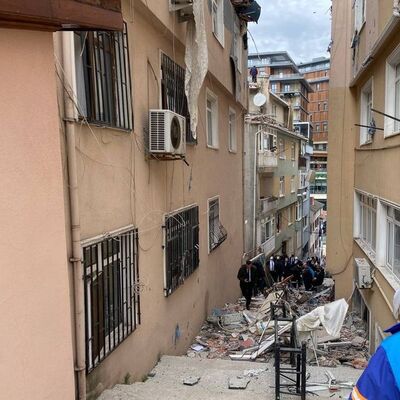 Üsküdar'da bir binada patlama! Yaralılar var