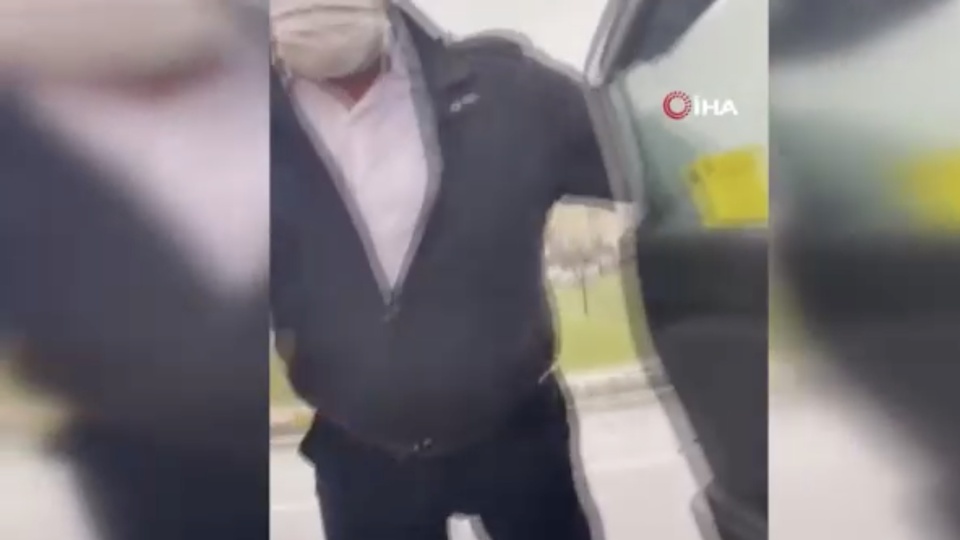 Kısa mesafe tartışması! Taksici kadın yolcuyu dışarı attı