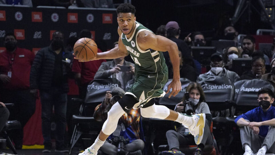 Antetokounmpo'dan 44 sayı!