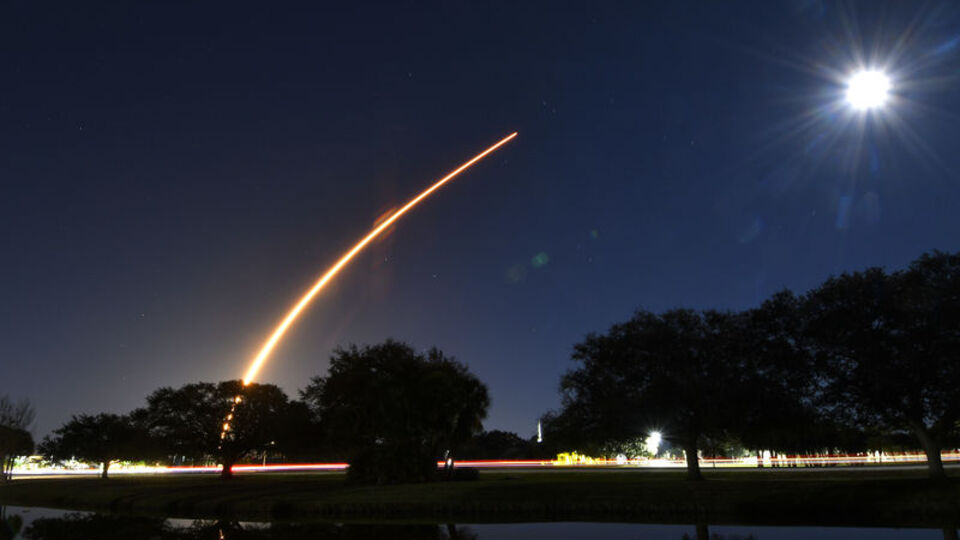 SpaceX'in 40 uydusu düştü