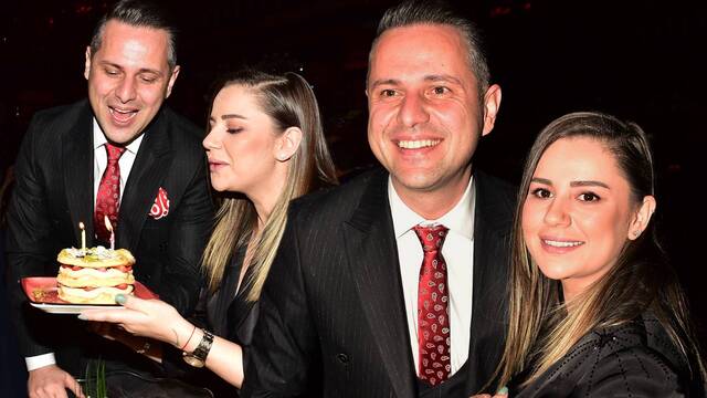 Merve'ye evlilik yıl dönümü sürprizi!