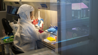 İlk Omicron varyantını keşfeden doktor açıkladı: Baskı altındaydım