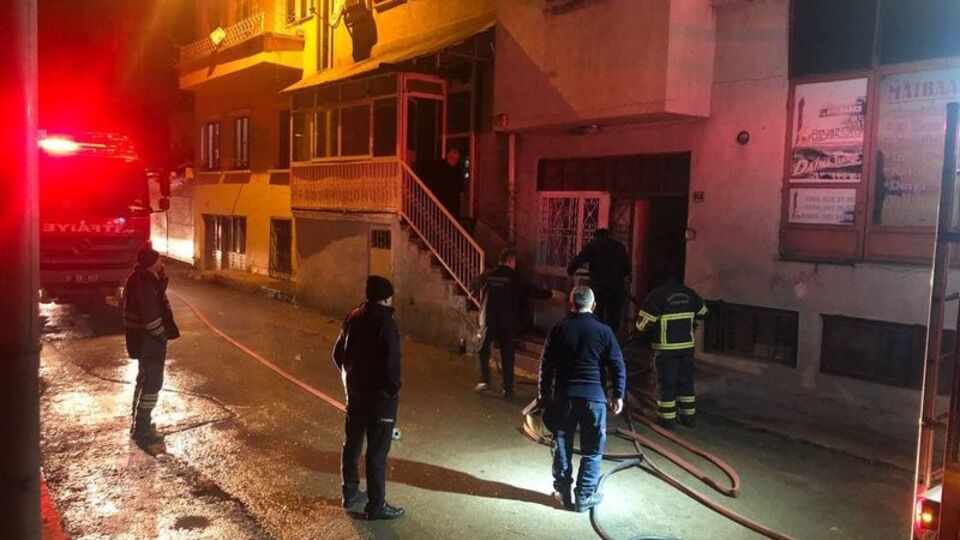 Kastamonu'da ev yangını: 2 kardeş yaralandı
