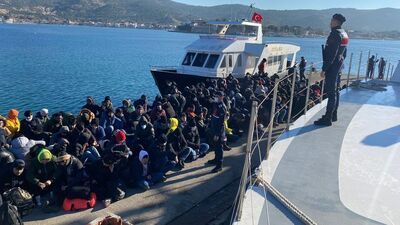 Ege'de İHA'lı operasyon: 197 göçmen yakalandı