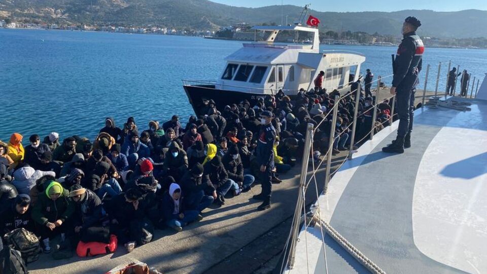 Ege'de İHA'lı operasyon: 197 göçmen yakalandı