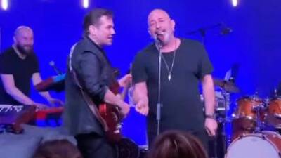 Kenan çaldı, Cem söyledi!