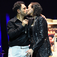 'İyi ki doğdun' öpücüğü