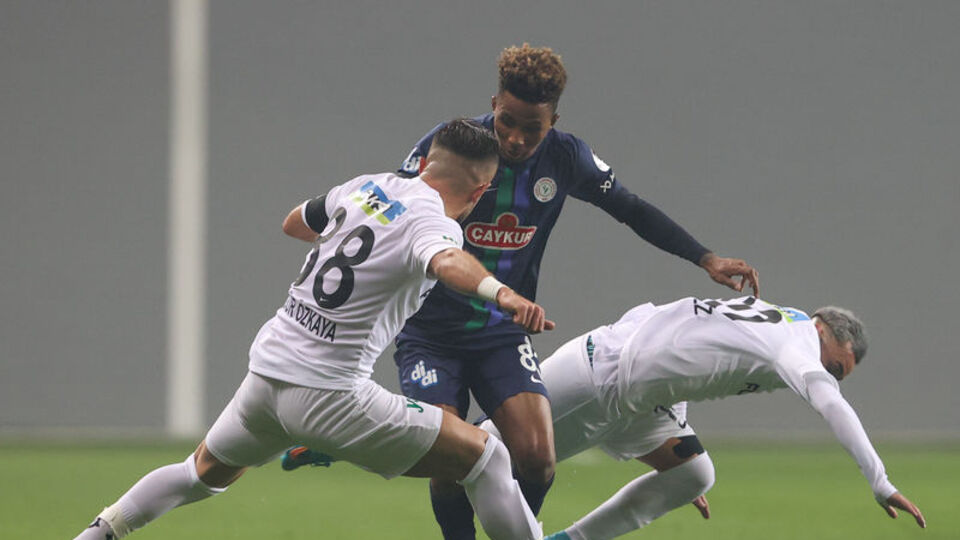 İzmir'de sessiz açılış!