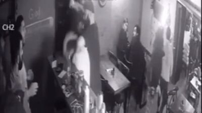 O anlar kamerada! Oyuncu bıçakla saldırdı!