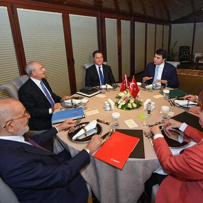 6 lider akşam yemeğinde buluştu