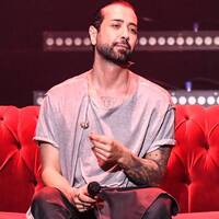 Tan Taşçı konser maratonuna başladı