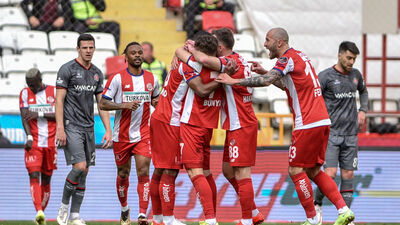 Antalyaspor 3 puanı 3 golle aldı!