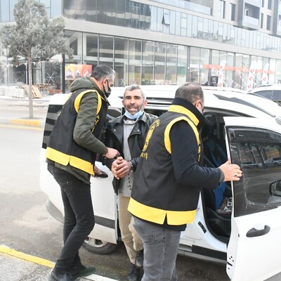 Karısının boğazını kesen caniden şoke eden sözler!