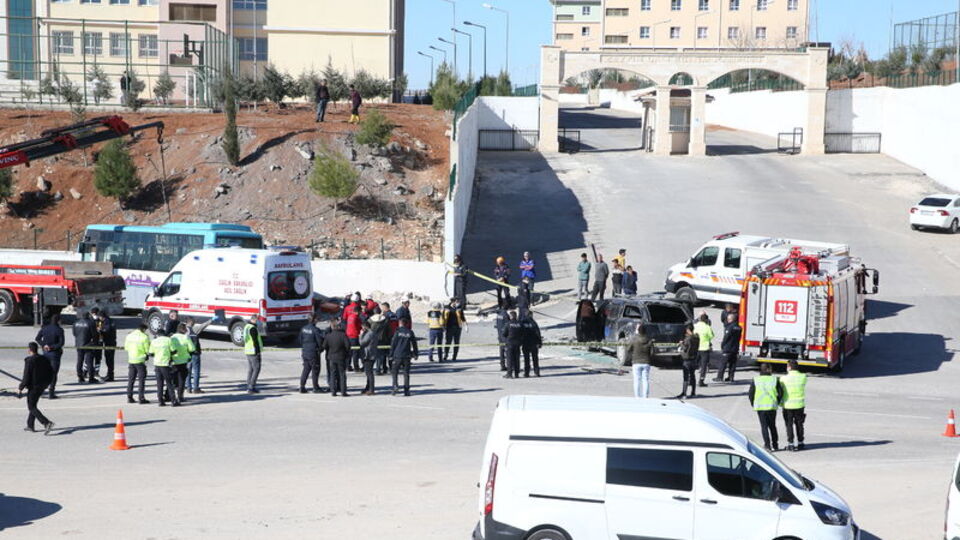 Halk otobüsü ile AFAD aracı çarpıştı: Ölü ve yaralılar var