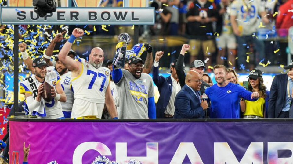 Super Bowl'da şampiyon Rams!
