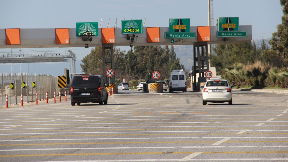 Otoyol ve köprü geçişlerine HGS düzenlemesi