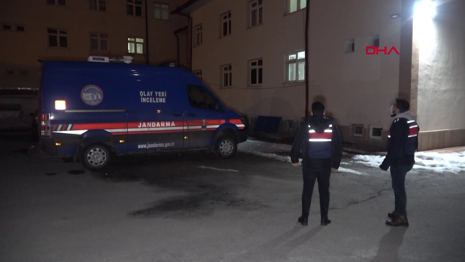 Baba parçalanmış, oğlu donmuş halde bulundu!