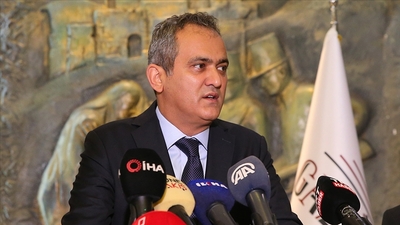 Bakan Özer'den Öğretmenlik Meslek Kanunu açıklaması