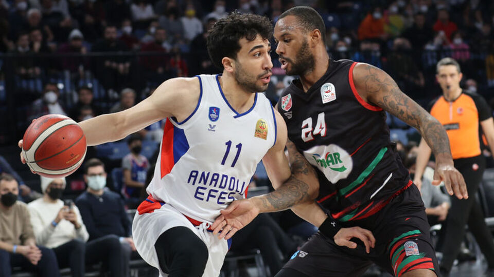 Anadolu Efes evinde turladı