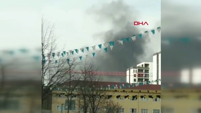 Akaryakıt istasyonu yanında korkutan yangın!