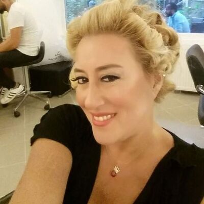 Eski manken evinde ölü bulundu!