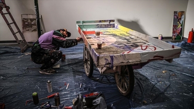 Grafiti sanatçıları hurda parçalardan yaptı!