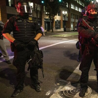 ABD polisinden siyahi gence yine şiddet!