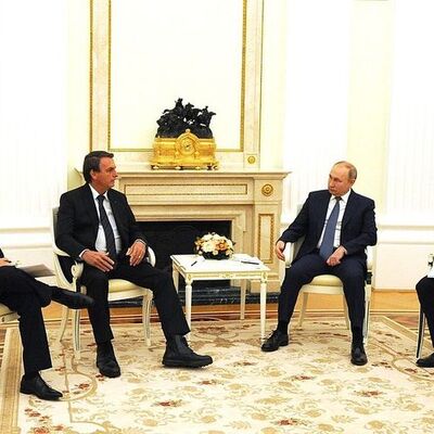 Putin-Bolsonaro görüşmesinde çok konuşulan masa kalktı!