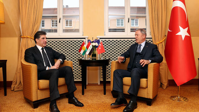 Bakan Akar, Barzani ile görüştü