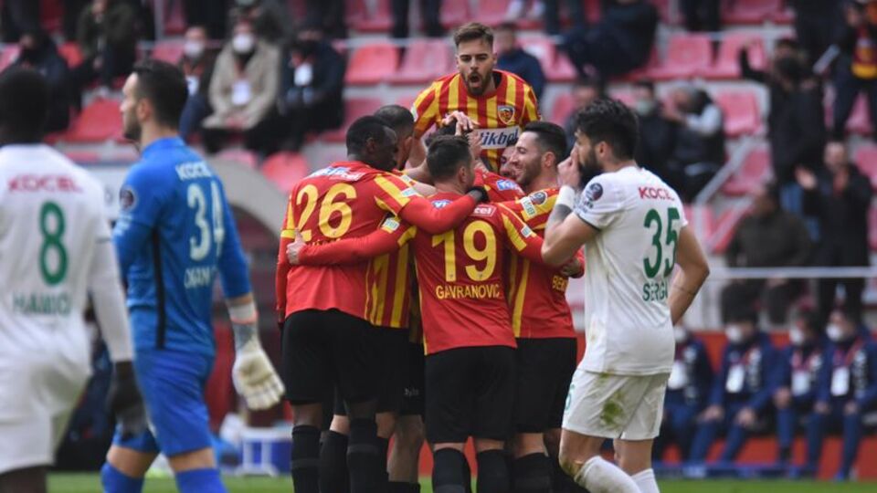 Kayserispor 2 attı 3 aldı