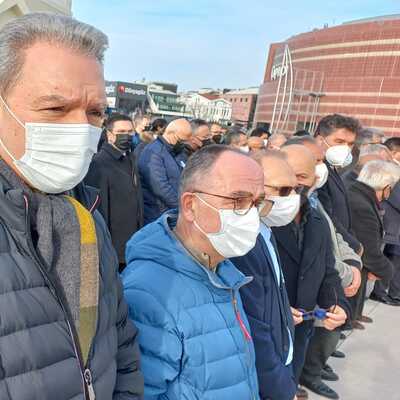 Borsa beyefendisinin ardından ağlıyor