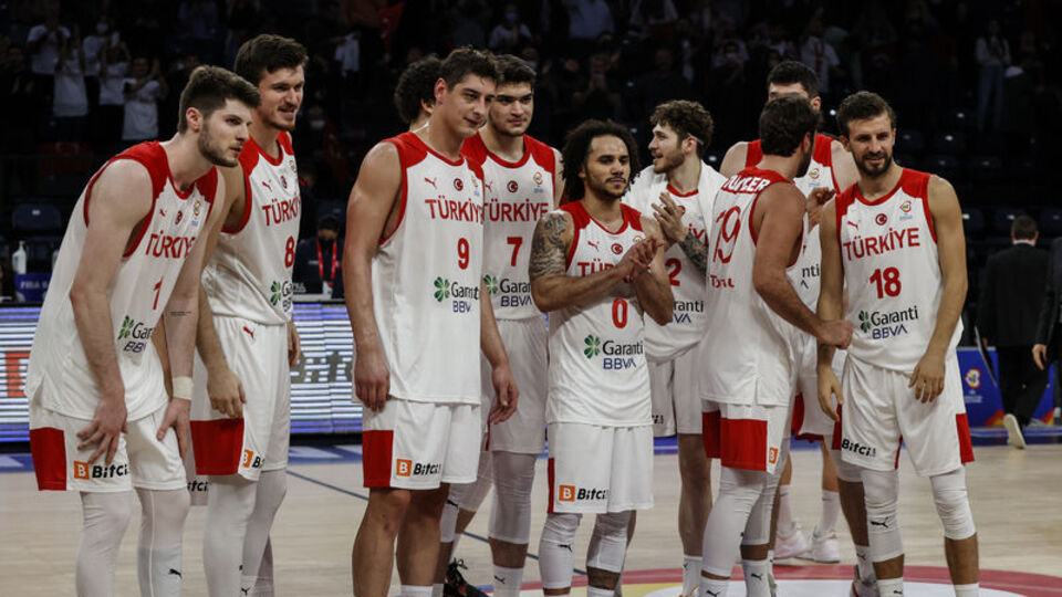 Milliler toplanıyor