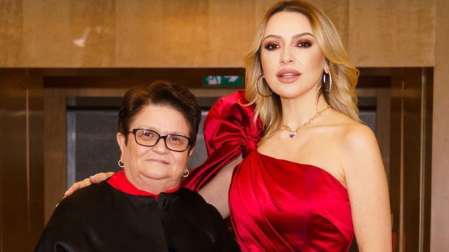 "Anne kraliçenin doğum günü!"