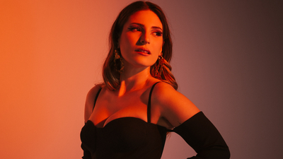 Aslı Özer'den 'Hayatın İzleri'